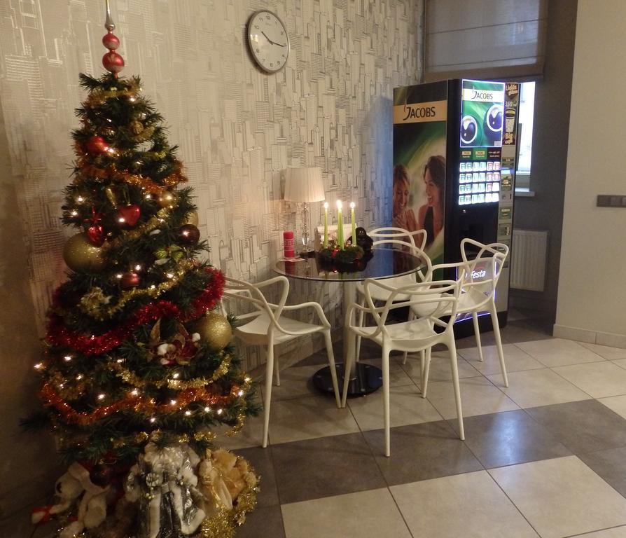 欢乐酒店